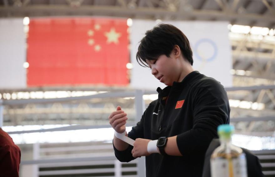 如何创建凤凰彩票平台的用户登录
